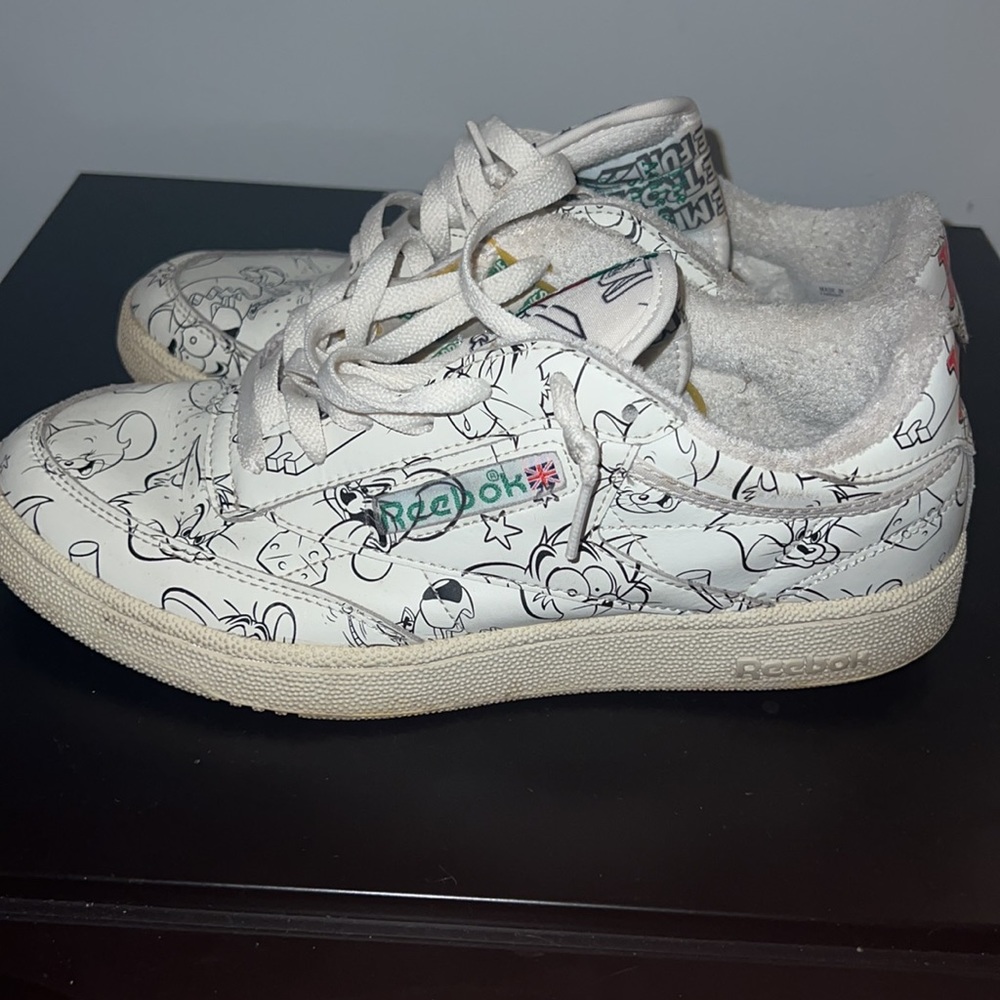 Tom and Jerry Reebok - Picture 3 of 5